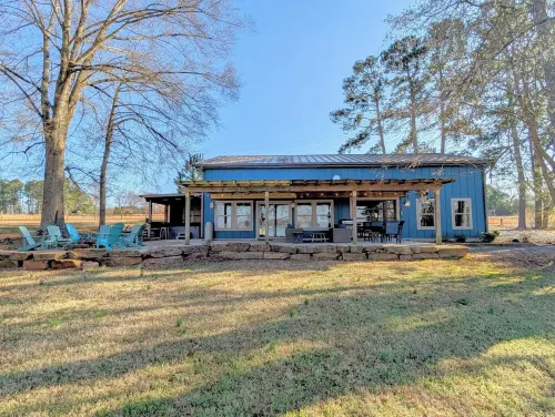 The Tillery Barndo - Two bedrooms/loft, dock, flat lot, spa, trampoline, golf