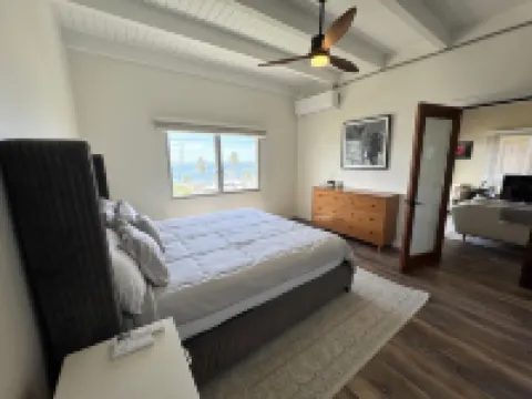 Modern 2-bedroom condo in wonderful Ft. Augusta with AC, WiFi のホテル