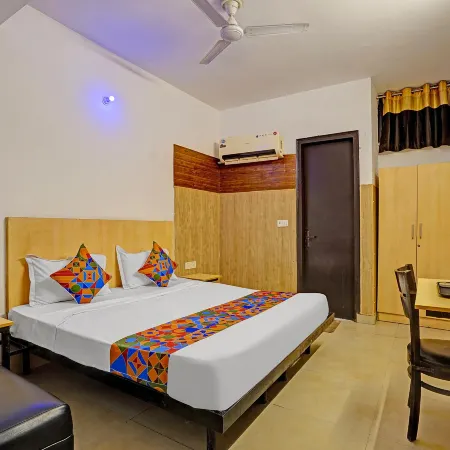 Hotel Vasundhara Grand