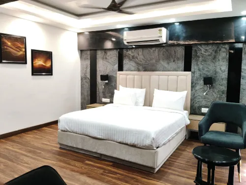 Clarks Inn Express Firozabad Hotels in Alinagar Kenjra