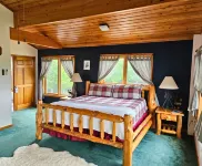 Bear Mountain Lodge Hotels in Robbinston