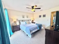 Private Beach Access, Steps to Ocean, Heated Pool, Garage, Beach towel/toy/chair