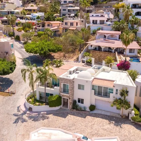 Villa Cola de Ballena Luxury Villa with ARCADE Room, El Pedregal. Security 24/7