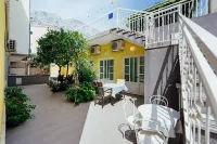 Apartments Pezo Отели в г. Baska Voda