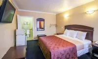 Carlton Motor lodge فنادق في شيرمان أوكس