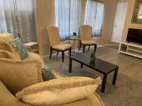 Historic Comfortable apartment (near Hospital 2nd Floor)