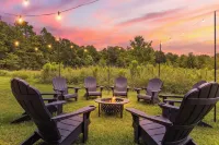 Hearth & Haven  4BR w/ Game Room + Fire Pit Walk to Foley Sports Complex