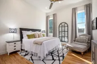 The Parish House! 6 Bdrm, Sleeps 16, 8 Bath Heart of the Village of Three Oaks!