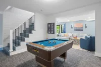 Lakeside Luxury: Private Dock, Kayaks, Game Room Hotels in Soddy-Daisy