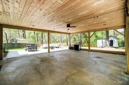 Charming Getaway on the Greenway!