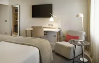 NH Collection Lisboa Liberdade Отели в г. Лиссабон