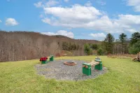 Hike, Ski & More: Blue Ridge Mountain Escape - Wifi