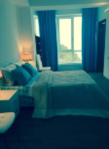 Roof terrace apartment with fantastic sea views 科佈列季酒店