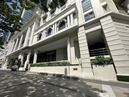 Stylish Comfort & Ultimate Convenience: Your Go-To in BGC.