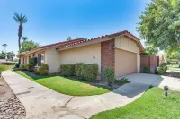 Sunny Palm Desert Pad w/ Patio & Pool Access! - Lejligheder
