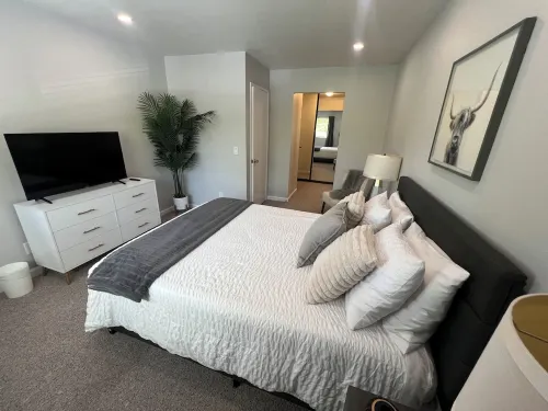 Charming 2-bedroom condo with AC, WiFi in amazing Sonoma