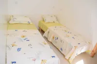 Calm new banana village apartment 5 min from the beach - surf Hotels in Awrir