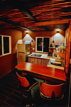 TreeHouse EcoChic/3 min walk beach/Wifi/AC/kitchen/King Size Bed