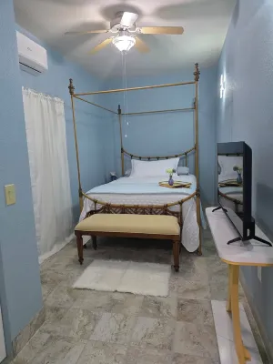 Charming 1-bedroom apartment with WiFi and AC in delightful Port Charlotte