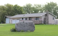 Prairie Pines Lodge....15 private acres....near Devils Lake