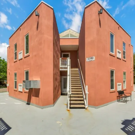 Cozy  condo with sunny rooftop  Patio -Perfect outdoor Oasis in Heart of Boulder