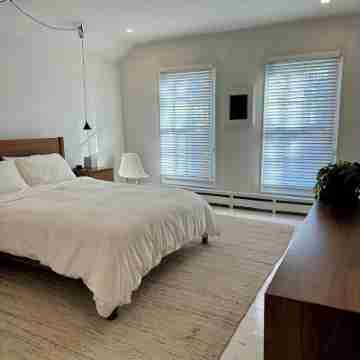 Cozy & Modern Victorian in Historic Allentown, Buffalo Rooms