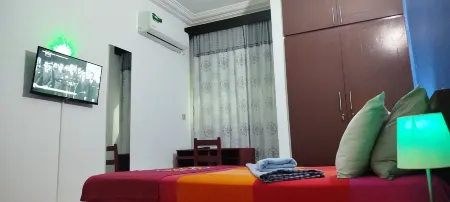 Agrable Appartement de 02 Pices Meuble Отели рядом с Аэропорт Феликс Уфуэ-Буаньи