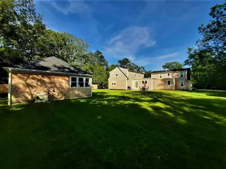 Beautiful home!!! Private game room, swimming pool and pets allowed.