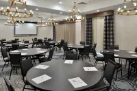 歡朋飯店和套房格林斯伯勒市中心