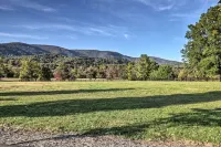 Bright Crozet Apartment w/ Mountain Views! - Homestays