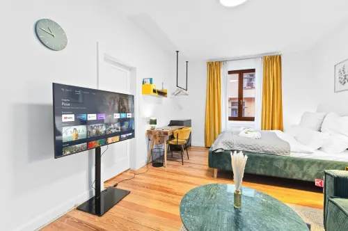 Lemon3 - Urban apartment with balcony near train station