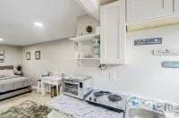 Charming studio Close to Bush Gardens and USF Hotels in University