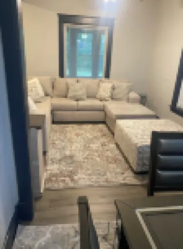 Katoray’s home is near to Allianz stadium, green line light railway , very quiet