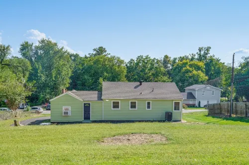 Woodbridge Home: 2 Mi to Potomac Mills!