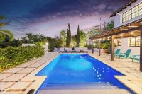Spectacular Ocean View Villa with Pool 7-Min Walk to the Beach