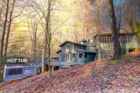 Incredible Smoky Mtn Lodge w/ Hot Tub Trails & Creek