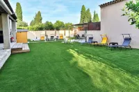 LAUNCH PROMO!  Detached house 12km from Avignon in a small village