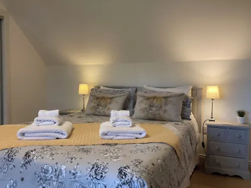 Roualeyn Cottage - A Beautiful Country Cottage, over looking the Deveron Valley