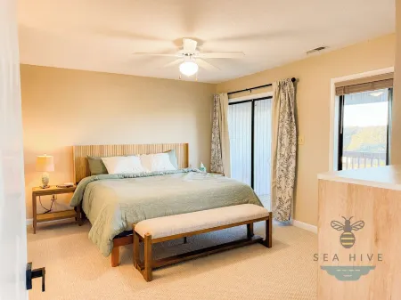 Quiet Island Getaway for 8