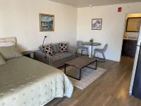 1-bedroom suite on 1st Fl. in Green River with AC, WiFi, a kitchen and laundry.
