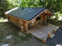 Wooden chalet with all comforts in a forest setting 2 km from the village by footpath. Hotels in Le Chambon-sur-Lignon