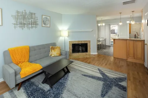 Fully Renovated 2 bdrm/2.5ba near UNC & Weaver St! Hotels in Carrboro