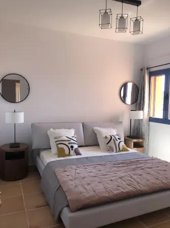 VILLA WITH POOL 5 MINUTES FROM THE BEACH Отели в г. Сан Диего