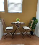 Cozy 1-bedroom apartment with Kitchen, Wi-Fi and AC in charming Elizabeth.