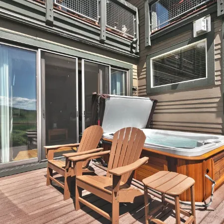 Luxury 2Br Park City Retreat with Mountain & Preserve Views & Saltwater Hot Tub