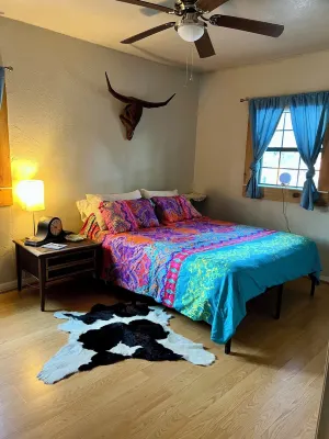 Charming 2-bedroom cottage with WiFi and AC in Hewitt &  beautiful swimming pool Hotels in Hewitt