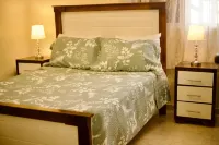 Charming 3-bedroom house with AC and WiFi in lovely Baní Hotel a 