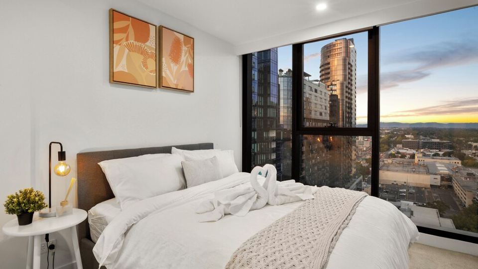 Cozy Box Hill Retreat | Gym | Cinema | Sky Garden