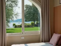 Lakefront Apartment with Jacuzzi Hotels in Salo