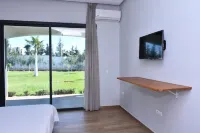 Beautiful villa in Benslimane! Hotels in 